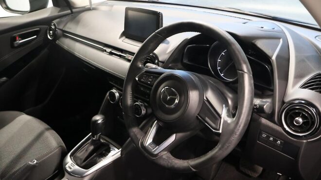 2017 Mazda Demio 13S Touring Safety Package image 310085