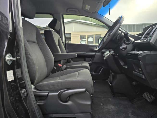 2012 Honda Step Wagon Z HDD Navi Edition image 285848