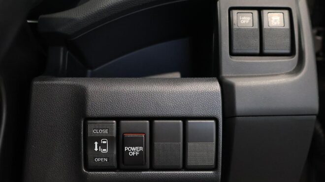 2016 Mazda Premacy 20S Skyactiv/ Reverse Camera/ Electric Slide Door image 310445