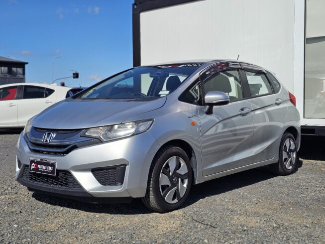 2014 Honda Fit Hybrid F-Package image 298076