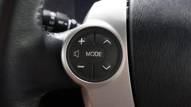 2012 Toyota Aqua G Model/ Push Start/ Reverse Camera/ Steering Wheel Controls image 318023