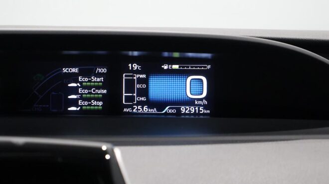 2017 Toyota Prius E Model/ Steering Wheel Controls/ Push Start image 304490