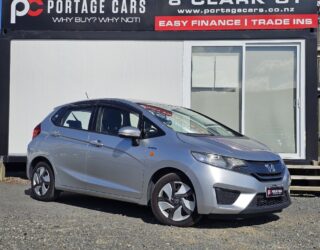 2014 Honda Fit Hybrid F-Package image 284457
