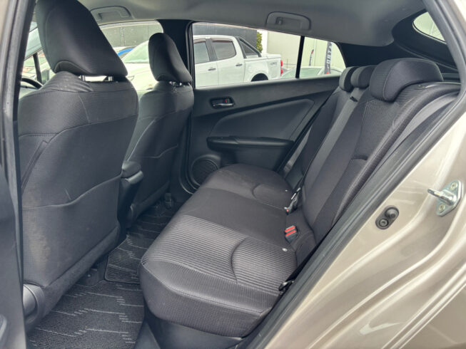 2017 Toyota Prius S Safety Plus image 310500