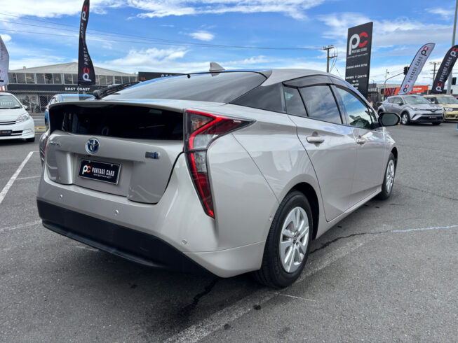 2017 Toyota Prius S Safety Plus image 310496