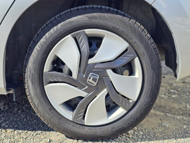 2014 Honda Fit Hybrid F-Package image 298089