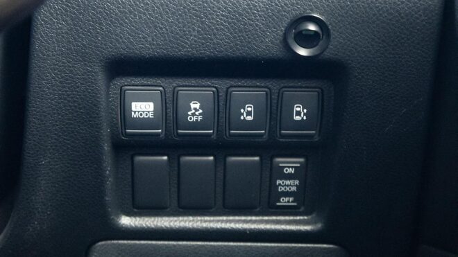 2013 Nissan Elgrand Highway Star, 360 camera, parking sensor image 312947