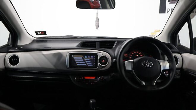 2012 Toyota Vitz U Smart Stop Package, Heated Seats image 311974