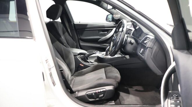 2014 Bmw 320i Touring M Sport image 303952