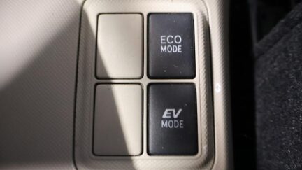 2012 Toyota Aqua G Model/ Push Start/ Reverse Camera/ Alloy Wheels/ Hybrid image 313303