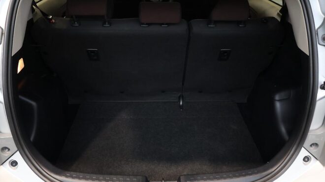 2012 Toyota Aqua G Model/ Push Start/ Reverse Camera/ Steering Wheel Controls image 318016