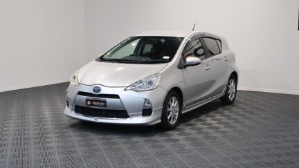 2012 Toyota Aqua G Model/ Push Start/ Reverse Camera/ Alloy Wheels/ Hybrid image 313289
