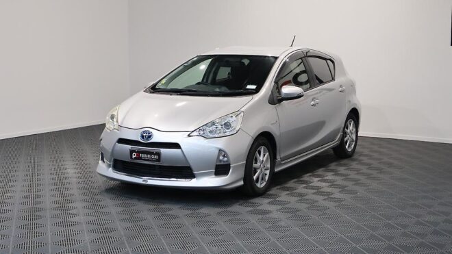 2012 Toyota Aqua G Model/ Push Start/ Reverse Camera/ Alloy Wheels/ Hybrid image 313289