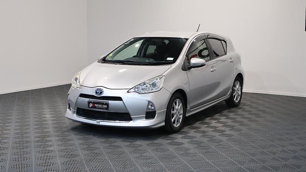 2012 Toyota Aqua G Model/ Push Start/ Reverse Camera/ Alloy Wheels/ Hybrid image 313289