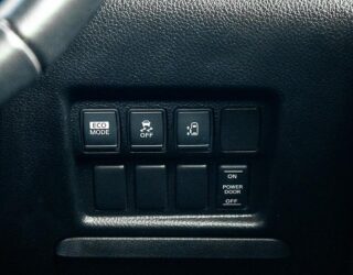 2012 Nissan Elgrand Highway Star, Reverse camera 7 seater image 311103