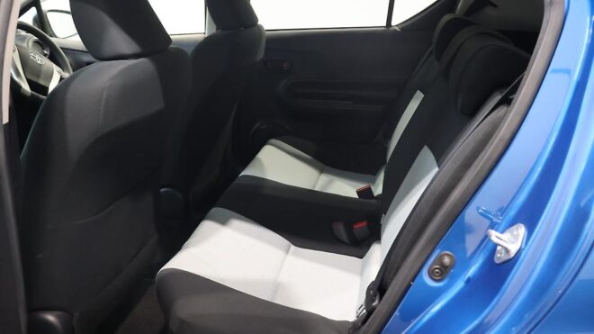 2013 Toyota Aqua S MODEL PUSH BUTTON START R/CAMERA image 313315