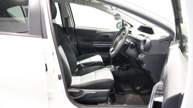 2013 Toyota Aqua S Model/ Push Start image 314177