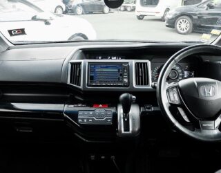 2012 Honda Step Wagon Z HDD Navi Edition image 315673