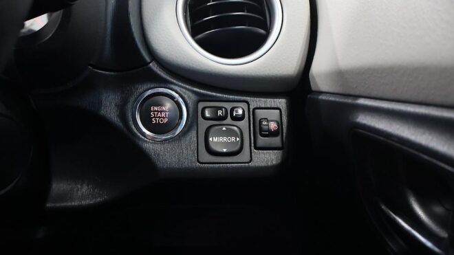 2012 Toyota Vitz U Smart Stop Package, Heated Seats image 311977