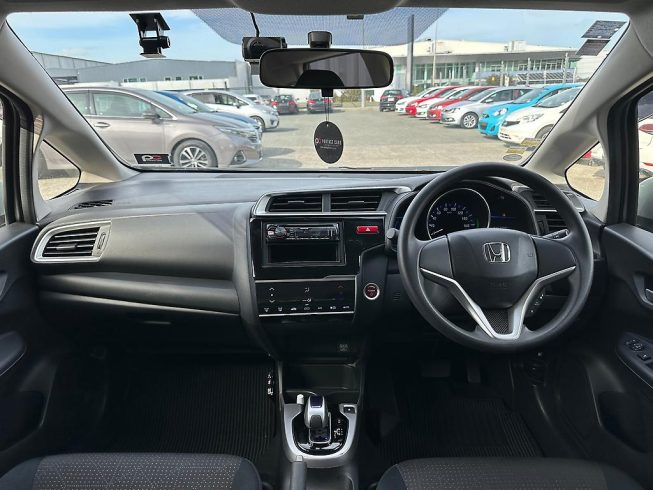 2014 Honda Fit Hybrid F-Package image 284470