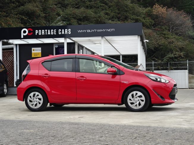 2019 Toyota Aqua G, Push Start, Reverse Camera, NZ Radio image 276918
