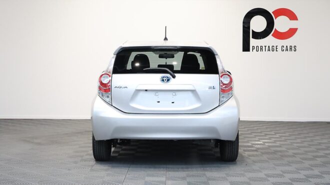 2012 Toyota Aqua G Model/ Push Start/ Reverse Camera/ Steering Wheel Controls image 318015