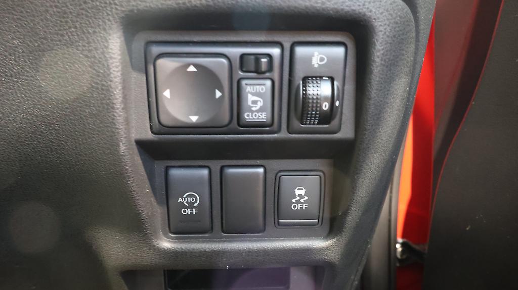 2014 Nissan Juke 15RX – Reverse Camera image 321321