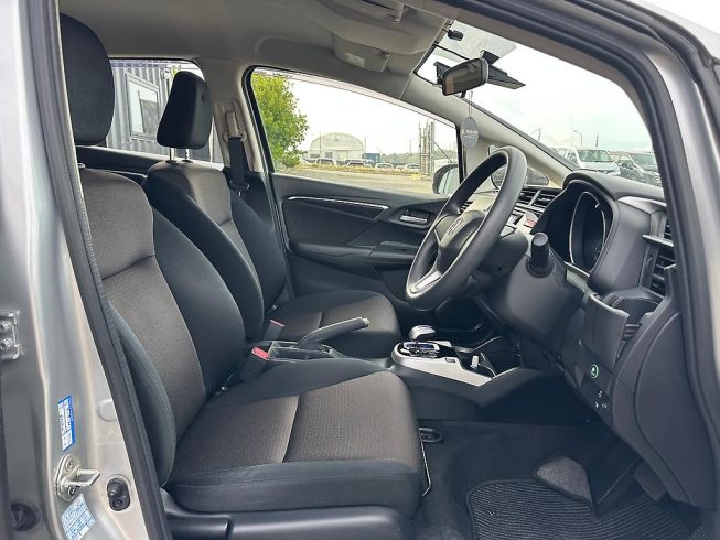 2014 Honda Fit Hybrid F-Package image 284466