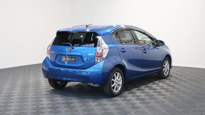 2012 Toyota Aqua G Model Hybrid, Low Kms, Push Start, Reverse Camera image 310099