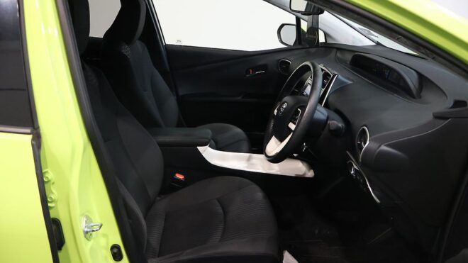 2016 Toyota Prius A Model, Low KMS, Heads up Display image 310592