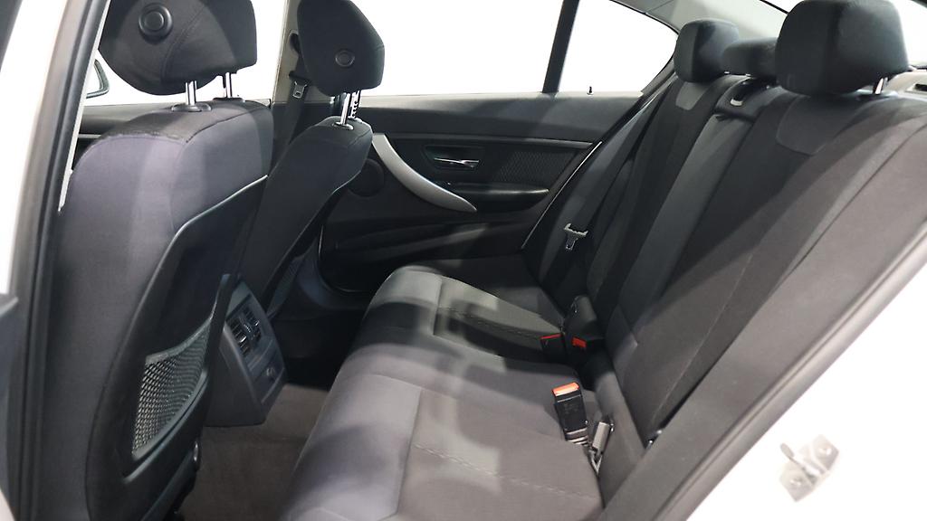 2014 Bmw 320i Low KMs Sedan image 308771