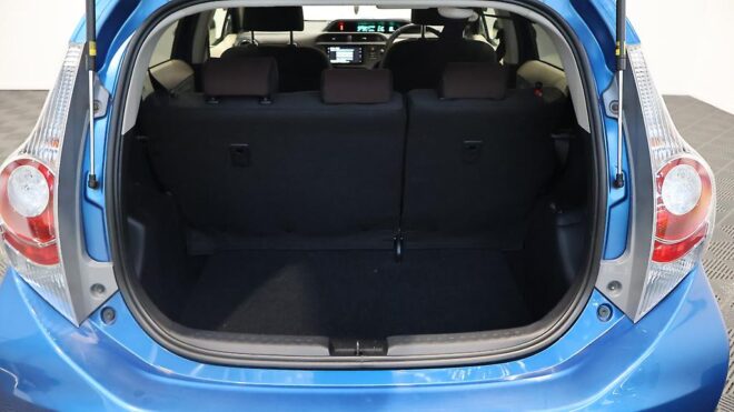 2012 Toyota Aqua G Model Hybrid, Low Kms, Push Start, Reverse Camera image 310100