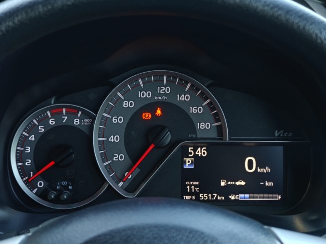 2014 Toyota Vitz F model, Push start image 288229
