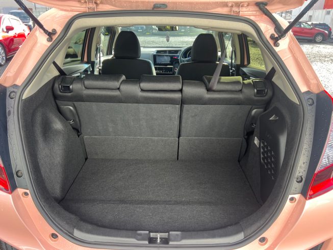 2016 Honda Fit Hybrid F-Package Comfort Edition/ Stand out in this rare colour image 288085