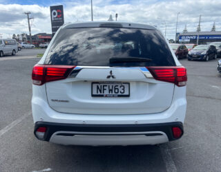 2021 Mitsubishi Outlander LS 2.4P/4WD image 302701