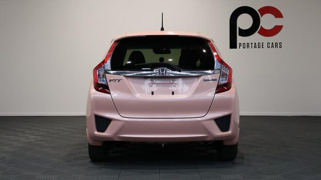 2016 Honda Fit Hybrid F-Package Comfort Edition image 305370
