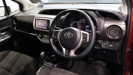 2014 Toyota Vitz Jewela Low KMS image 327255