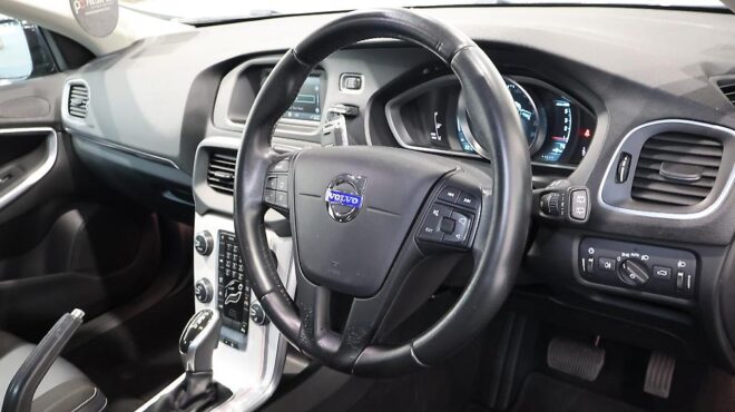 2014 Volvo V40 D2 1.6D/6AT/HA/5DR/5 image 305297