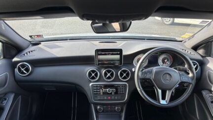 2014 Mercedes-benz A 180 Super Low KMS, Half Leather image 287176