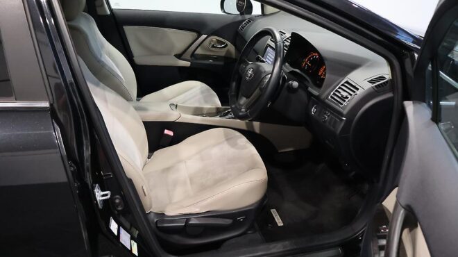 2012 Toyota Avensis Wagon Li image 317710