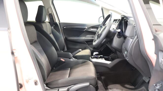2016 Honda Fit Hybrid F-Package Comfort Edition image 305377
