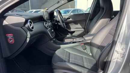 2014 Mercedes-benz A 180 Super Low KMS, Half Leather image 287172