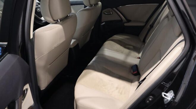 2012 Toyota Avensis Wagon Li image 317708