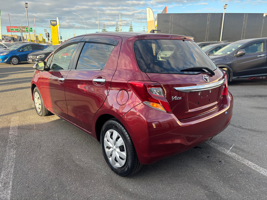 2014 Toyota Vitz Jewela Low KMS image 290802