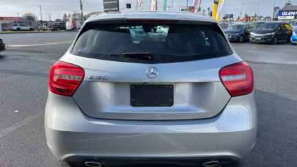 2014 Mercedes-benz A 180 Super Low KMS, Half Leather image 287170