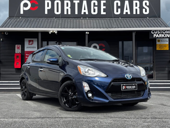 2017 Toyota Aqua S Style Black/ Black Rims/ Rev Cam image 317274