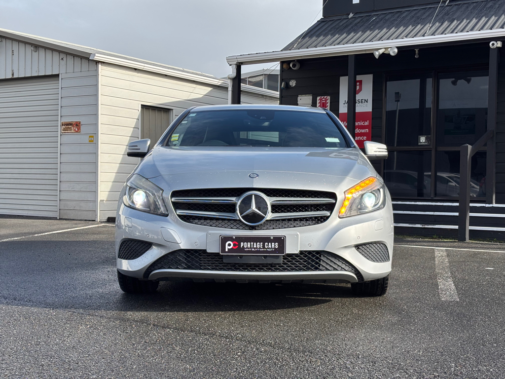 2014 Mercedes-benz A 180 Super Low KMS, Half Leather image 287167