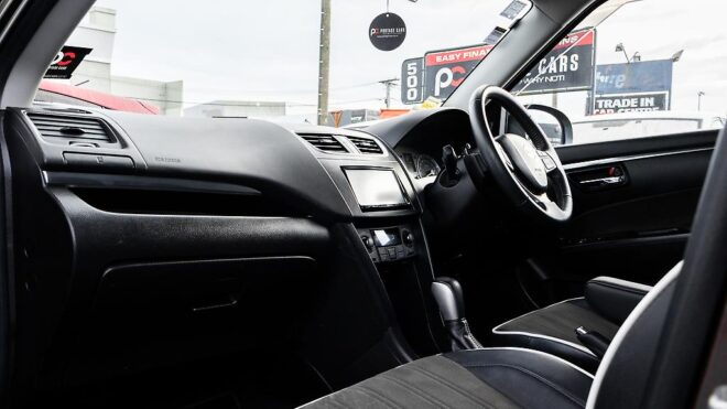 2016 Suzuki Swift Style Unique Colour – Half Leather image 303212