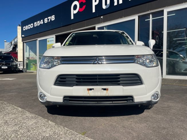 2013 Mitsubishi Outlander 24G Safety Package 4WD – 7 Seater image 294010