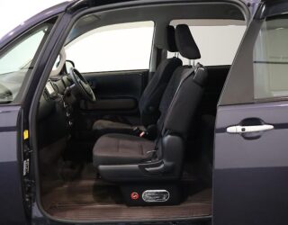 2014 Toyota Spade F Model- Easy access – sliding door image 303774